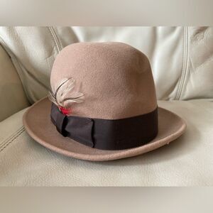 Capas Design Fedora Hat 100% Wool Feather Made in USA Medium 6 7/8 Brown
